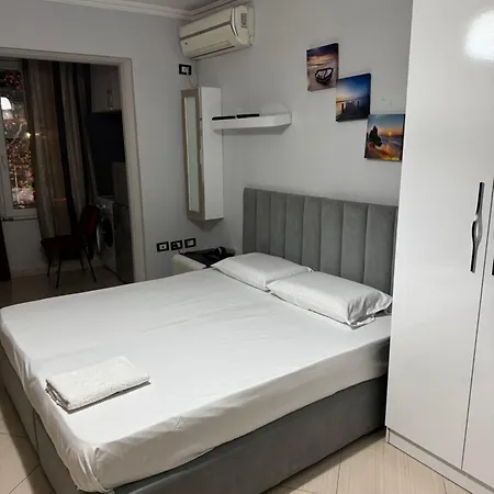 Pansiyon Central Studios Tiran